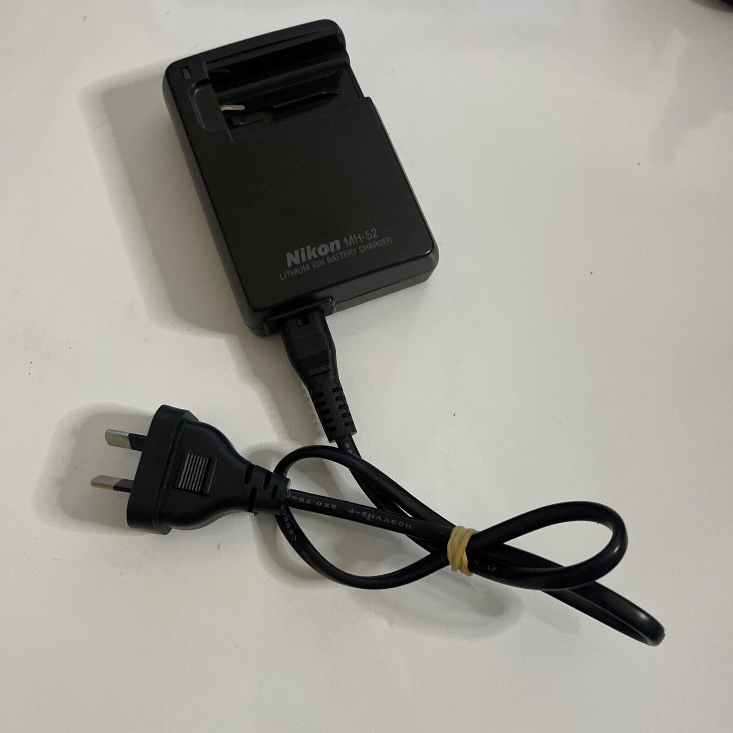 Genuine Nikon MH-52 Battery Charger for Nikon EN-EL1 EN-EL8 Battery