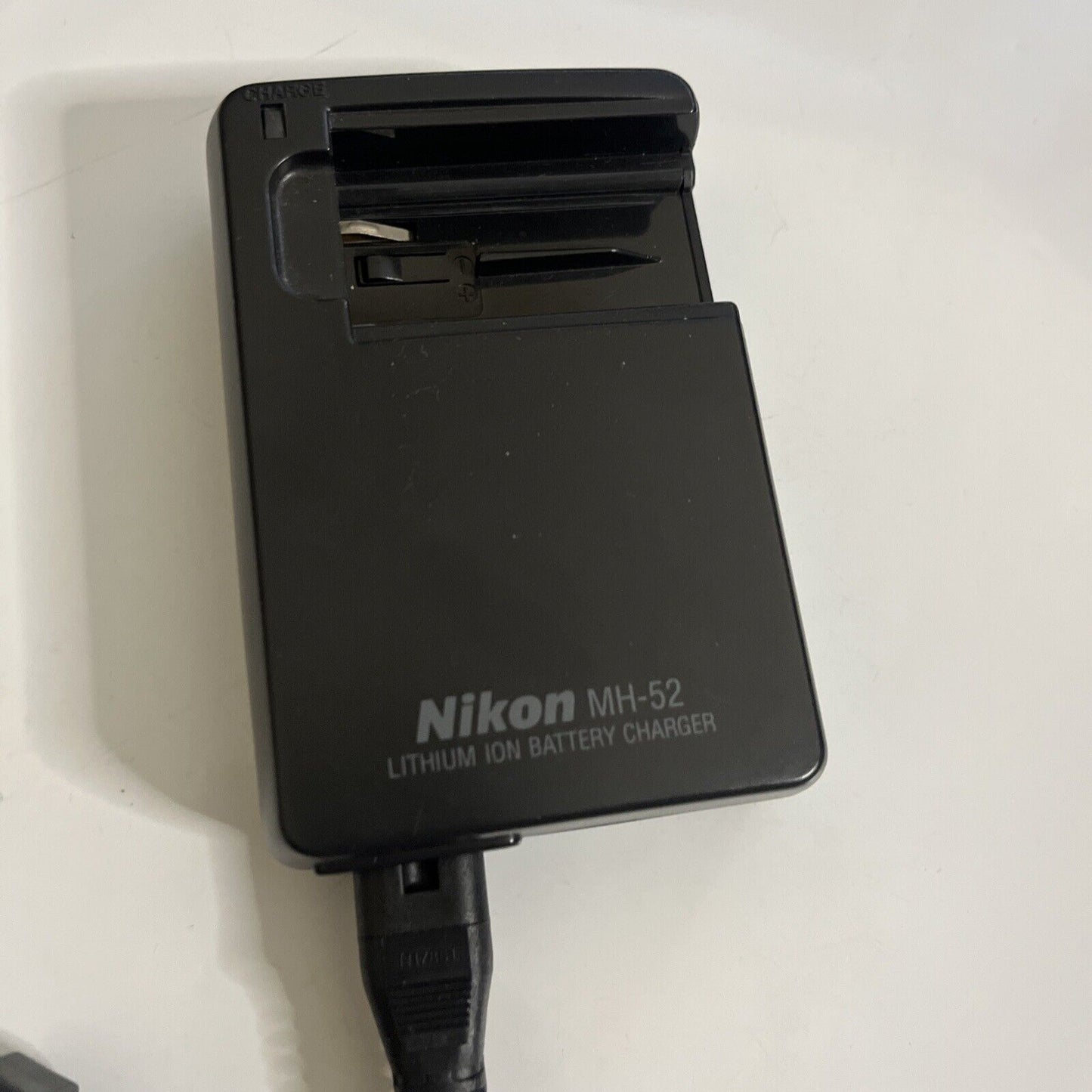 Genuine Nikon MH-52 Battery Charger for Nikon EN-EL1 EN-EL8 Battery