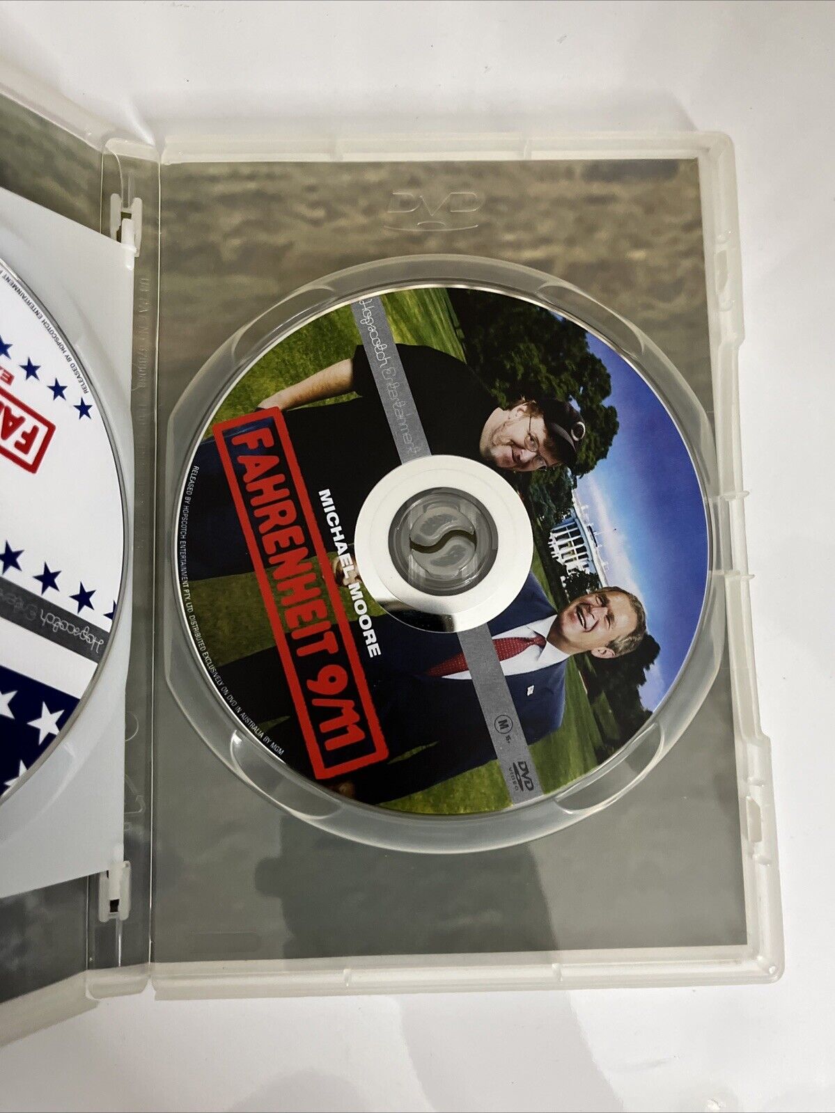 Fahrenheit 9/11 (DVD, 2004) Michael Moore Region 4