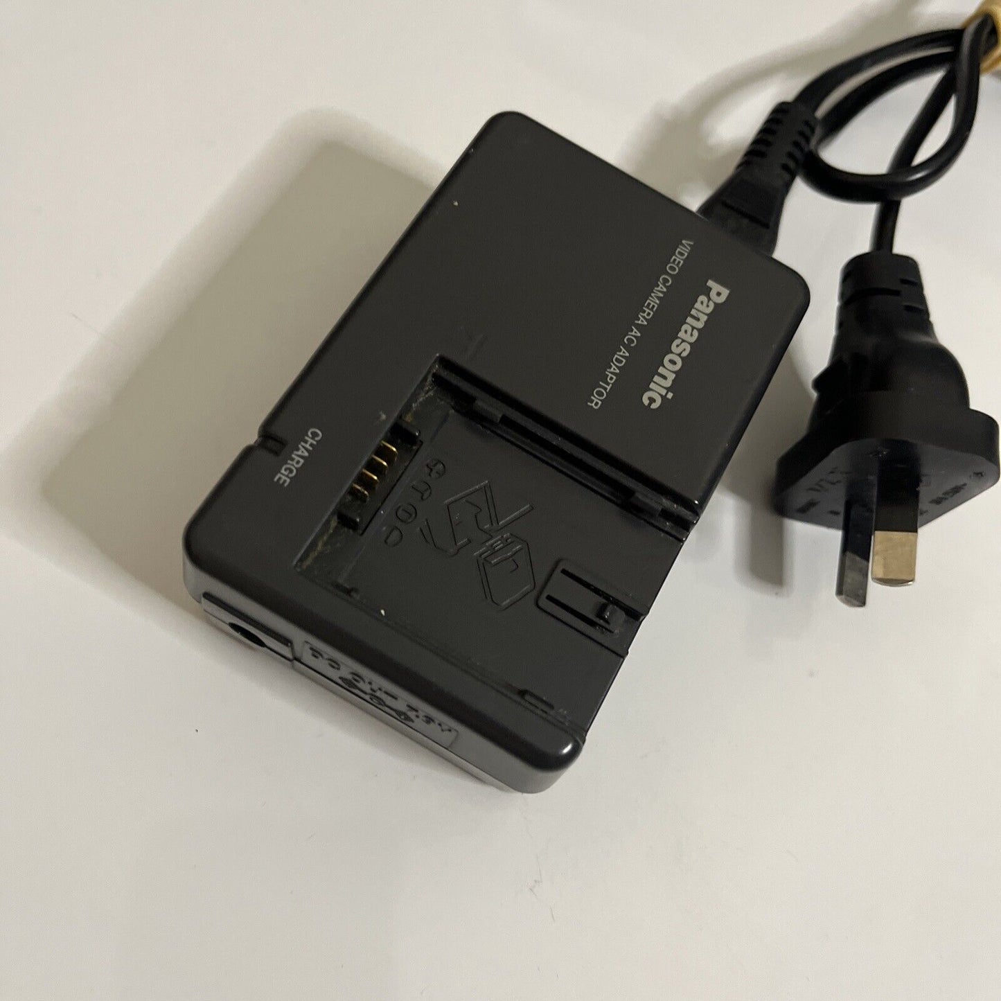 Genuine Panasonic VSK0676 Camera Camcorder Charger