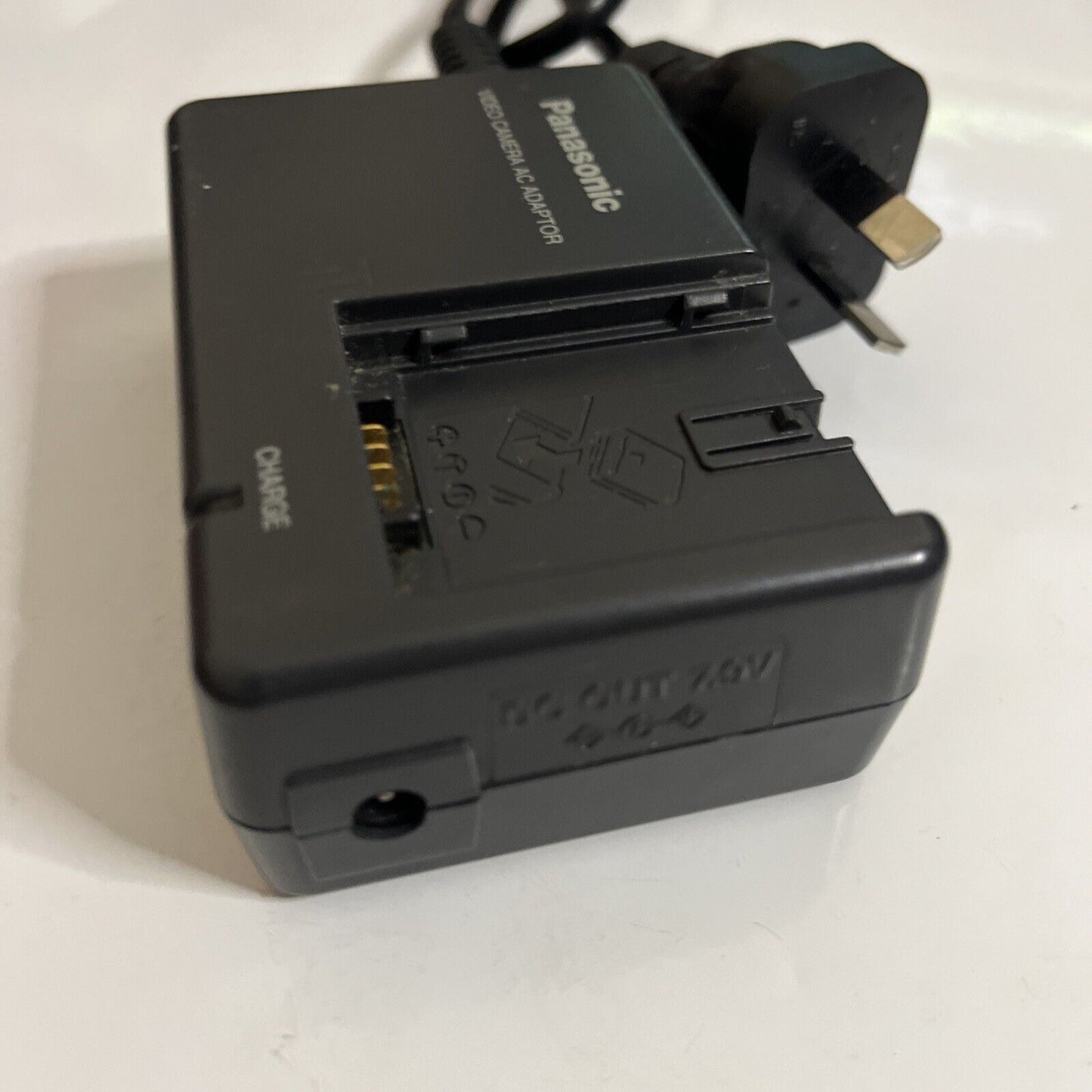 Genuine Panasonic VSK0676 Camera Camcorder Charger