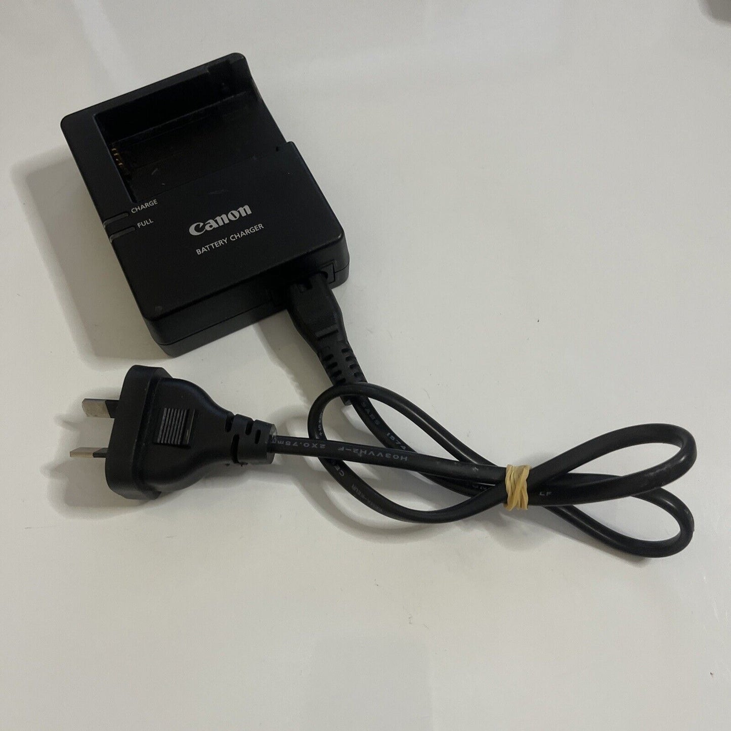 Genuine Canon LC-E8E Camera Charger For LP-E8 Battery 550D 600D 650D X4 T3i T2i