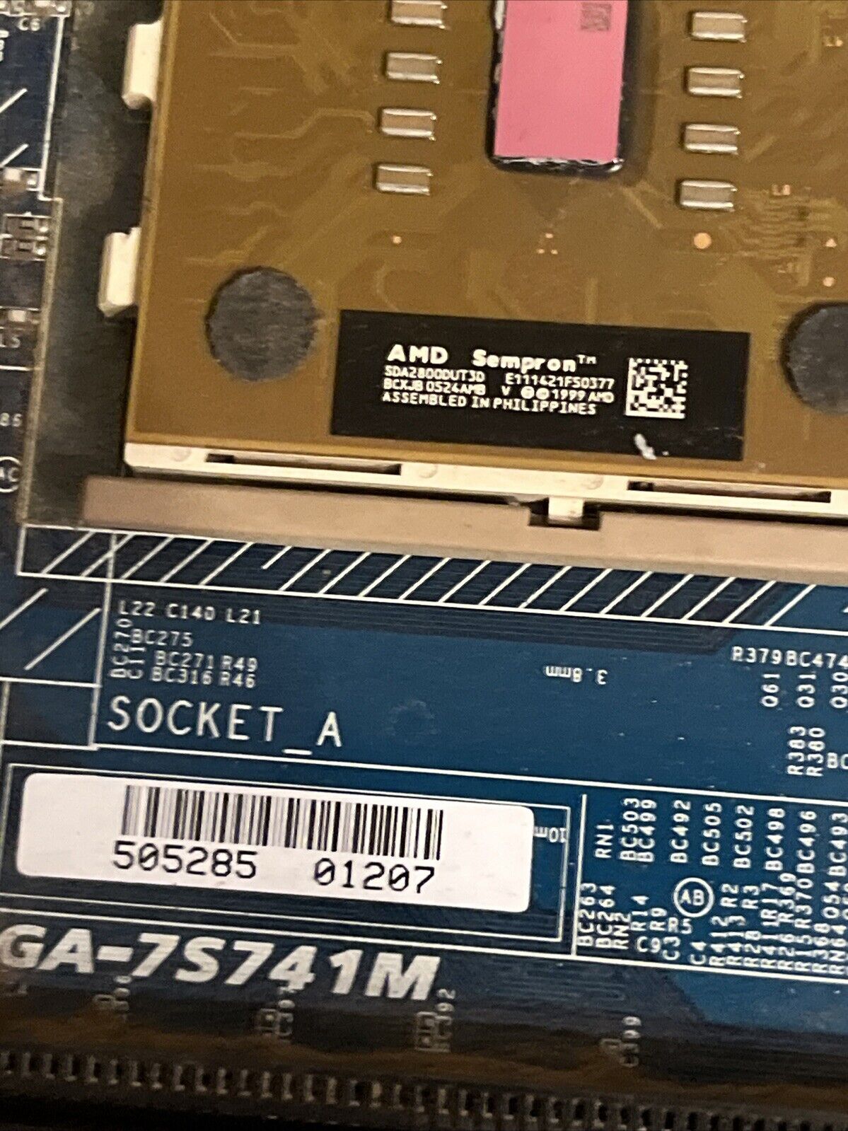 Gigabyte GA-7S741M MicroATX Motherboard CPU AMD 2800+ SDA2800DUT3D 2Ghz