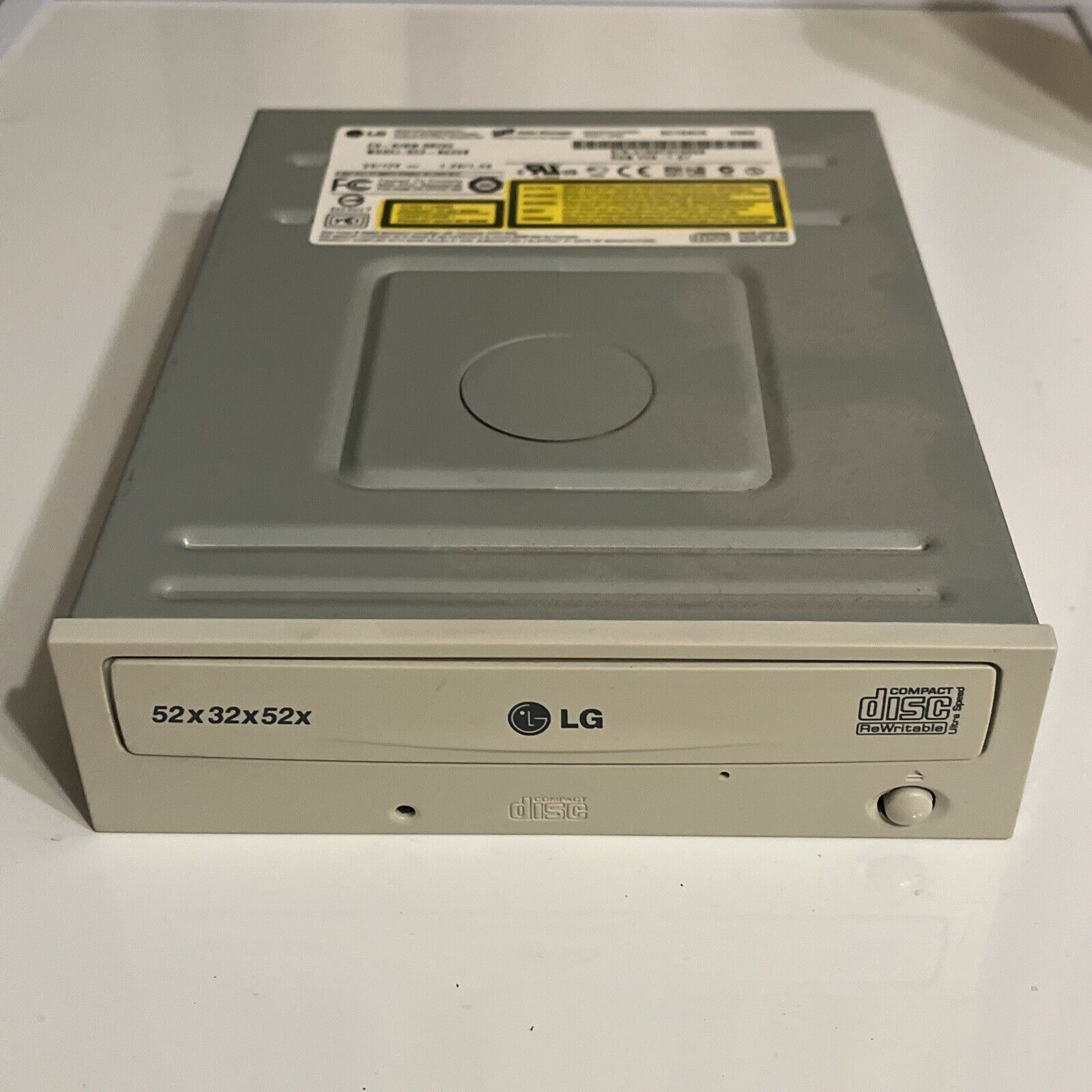 Lgg Cd R LG CD-R/RW Burner Internal Drive GCE-8525B 52x32x52x 40pin IDE – Retro Unit