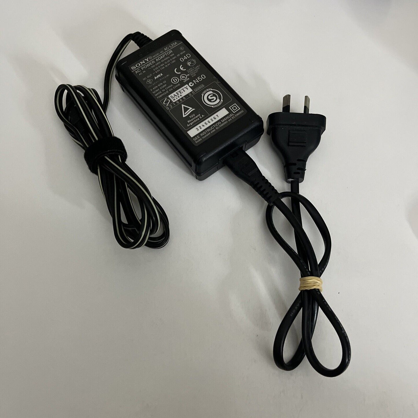 Genuine Sony AC Power Adapter Charger AC-L25A For HandyCam Camcorder 8.4V 1.5A