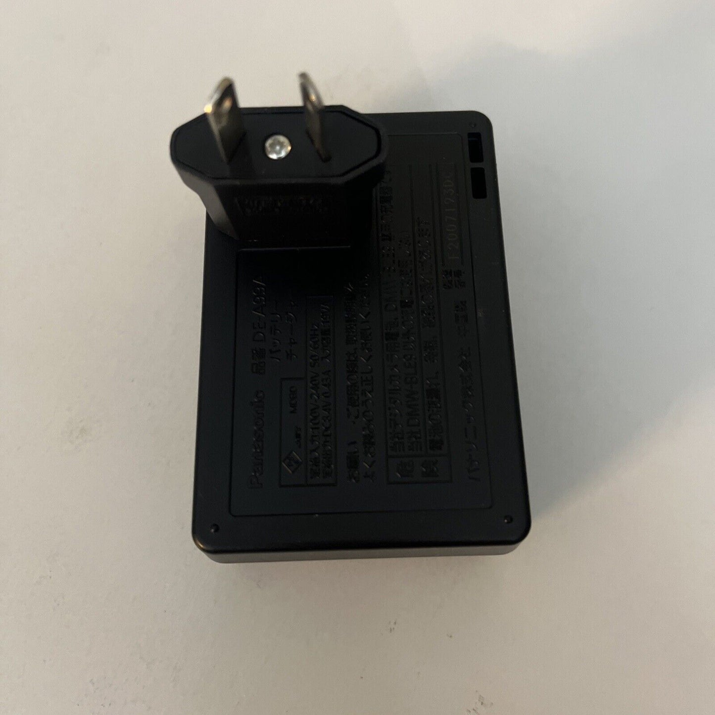 Genuine Panasonic Lumix DE-A99 Battery Charger DMW-BLE9 DMW-BLE9E BLE9PP BLE9PP