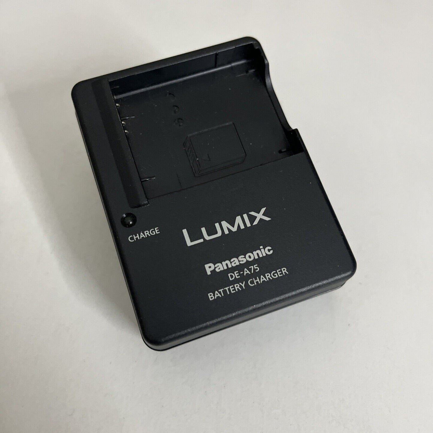 Genuine Panasonic Lumix DE-A75 Camera Battery Charger For DMW-BCH7 DMW-BCH7E