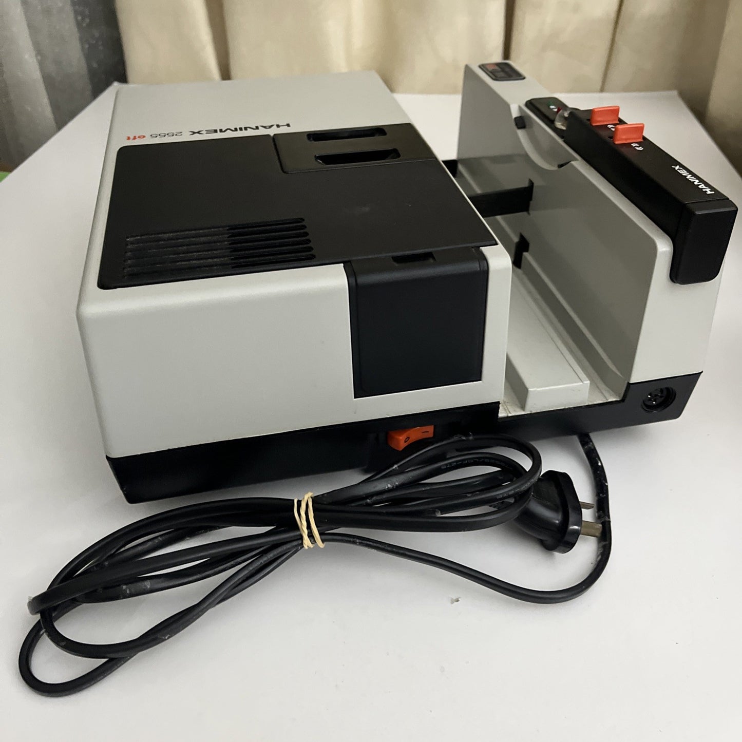 Hanimex 2555 EFT Slide Projector