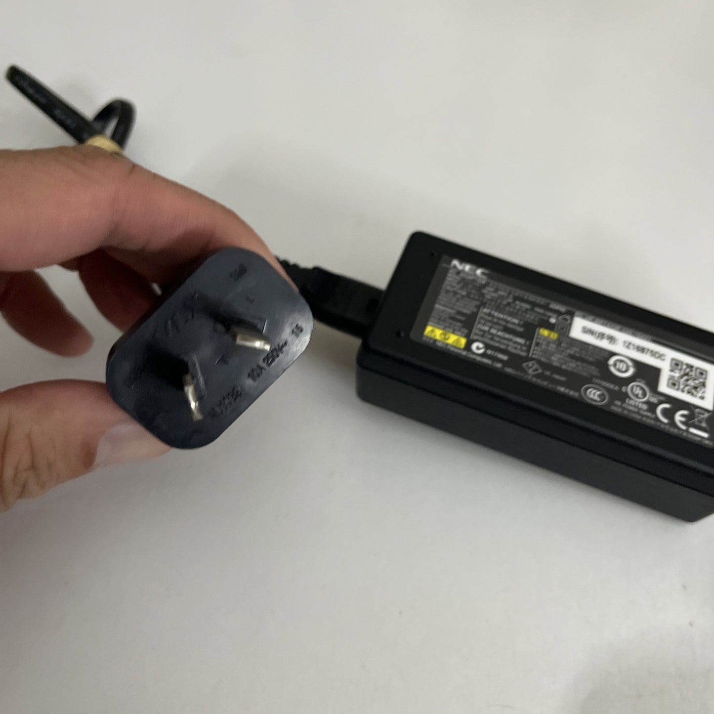 Genuine NEC AC Adapter ADP-40ED A Laptop Power Supply 19V 2.1A