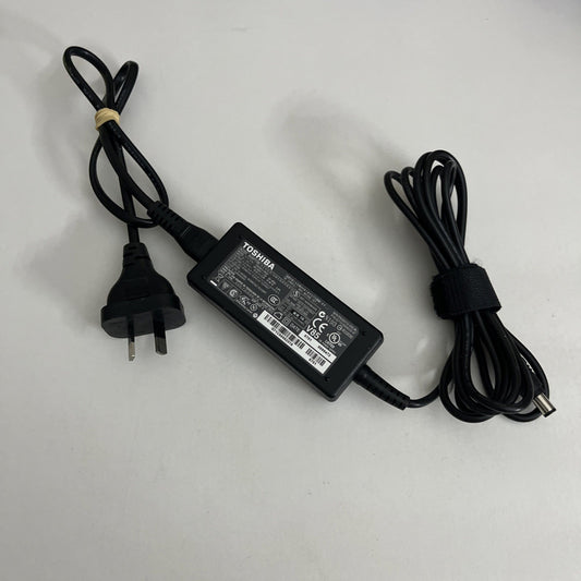 Genuine Toshiba AC Adapter PA3241U-2ACA Laptop Power Supply 15V 3A