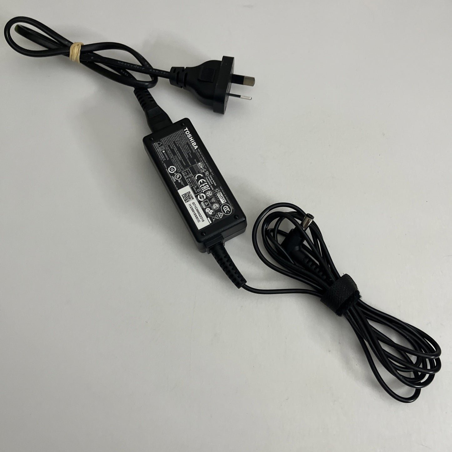 Genuine Toshiba AC Adapter PA5177U-1ACA Laptop Power Supply 19V 2.37A