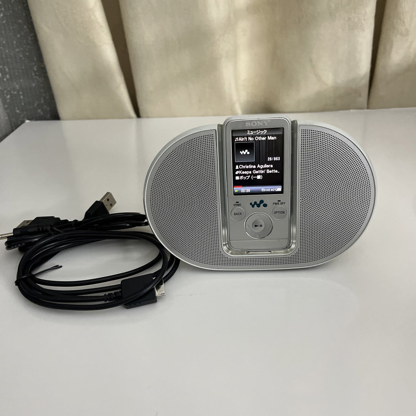 Sony Walkman Media 4GB MP3 ATRAC3 AAC Player NW-S636F Active Portable Speakers