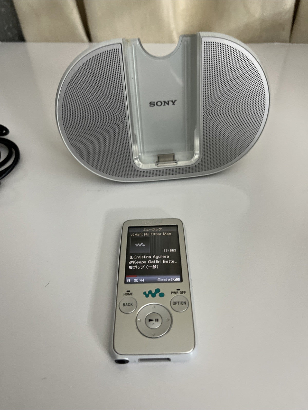 Sony Walkman Media 4GB MP3 ATRAC3 AAC Player NW-S636F Active Portable Speakers