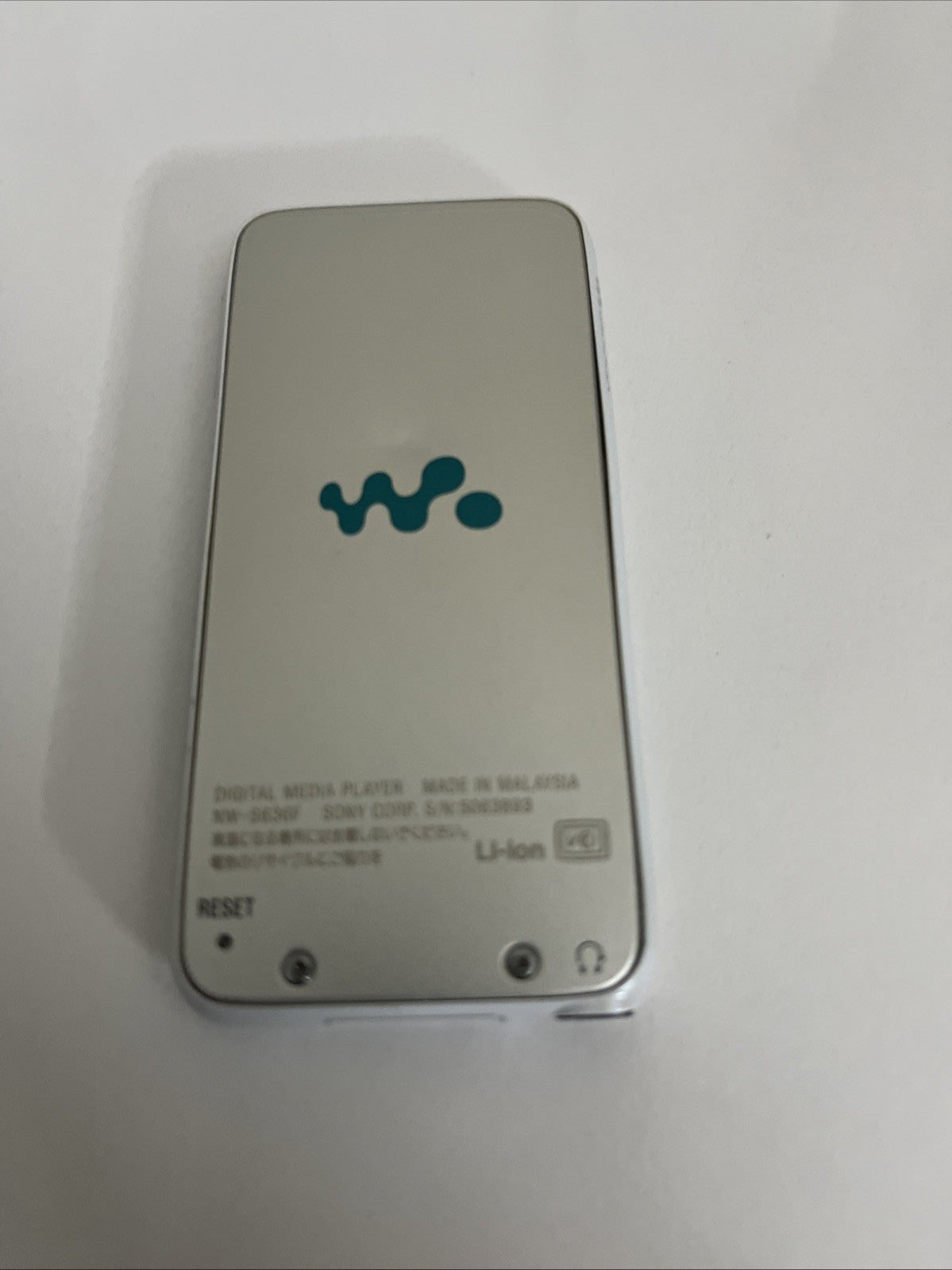 Sony Walkman Media 4GB MP3 ATRAC3 AAC Player NW-S636F Active Portable Speakers