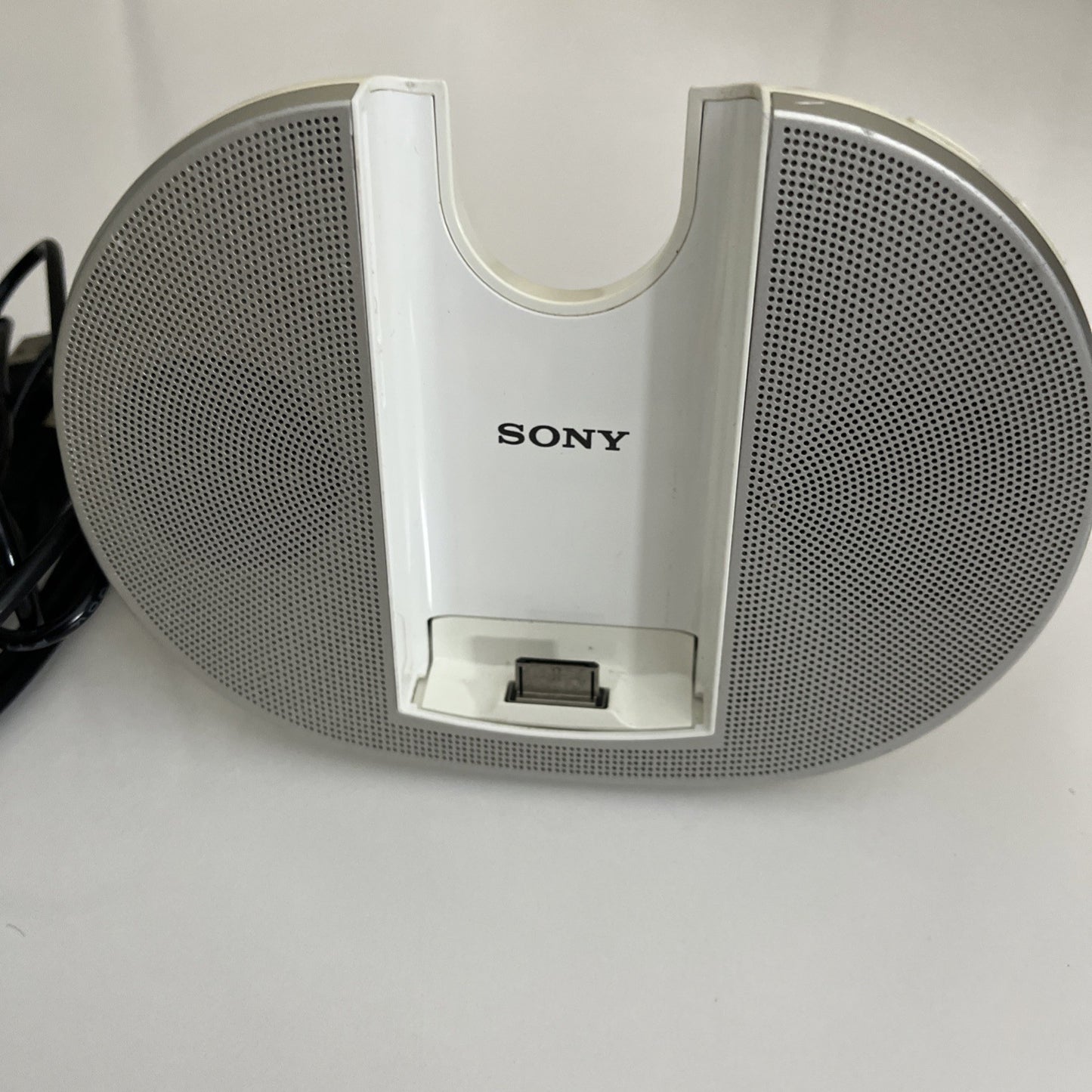 Sony Walkman MP3 4GB Media Player NW-S638F Active Portable Speakers Dock