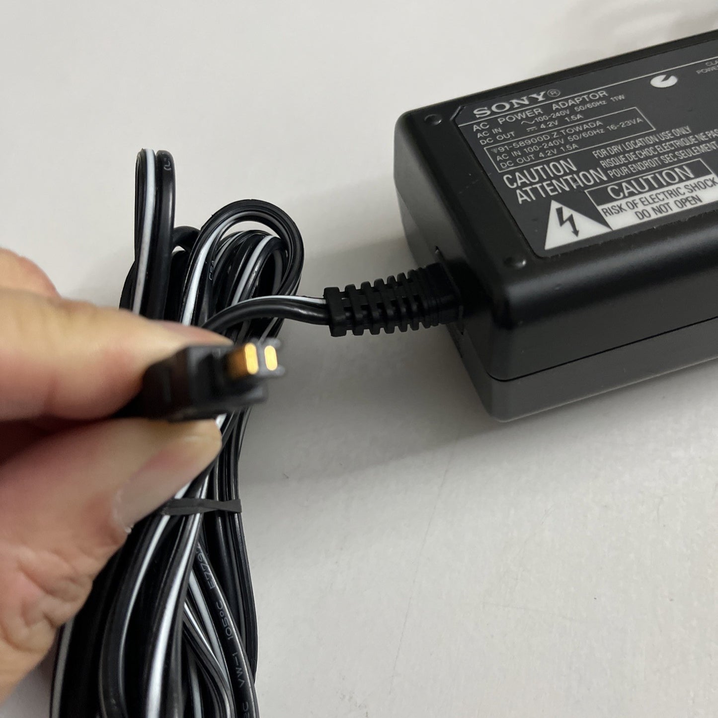 Genuine Sony AC-LS1A Power Supply Charger for Camera Handycam Camcorder