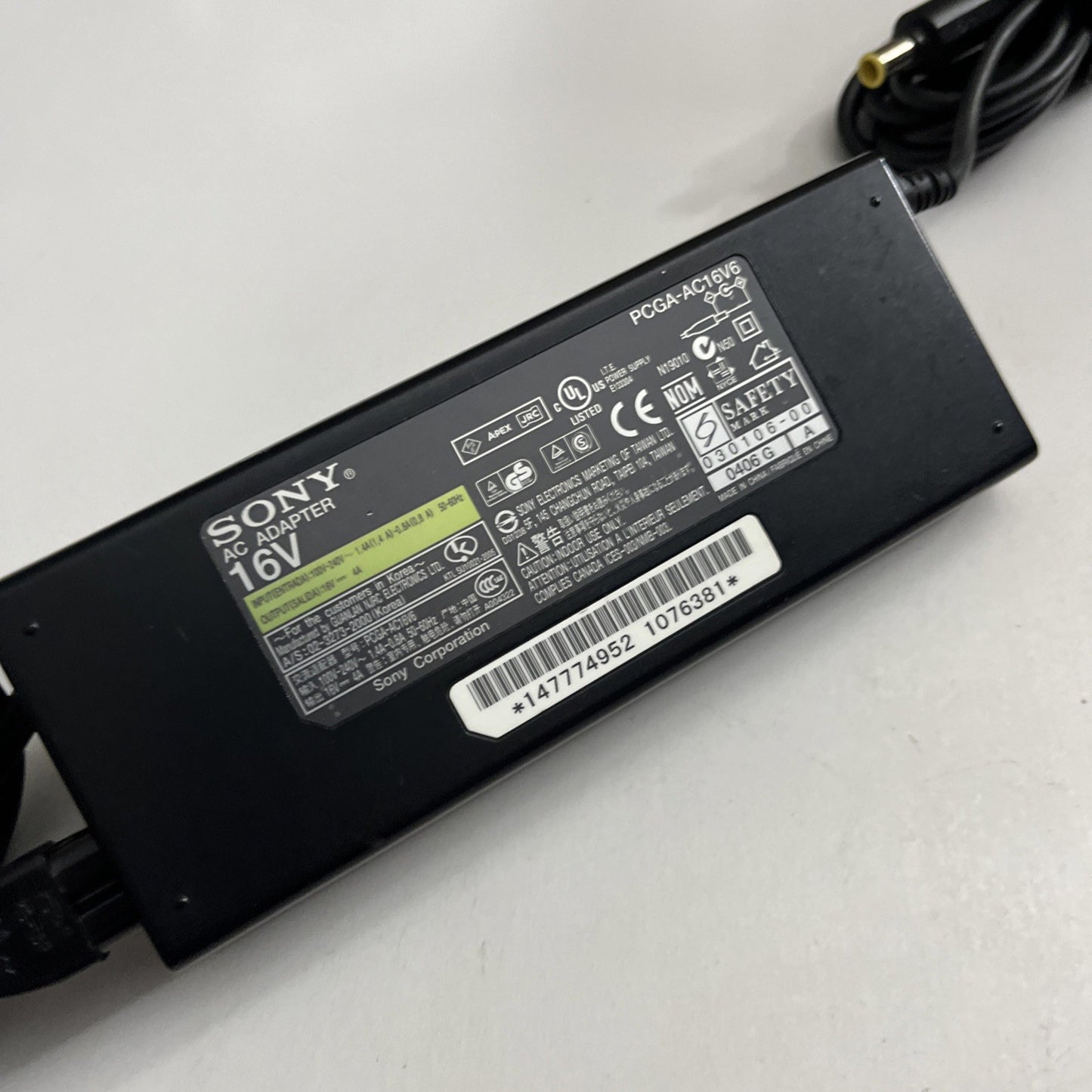 Genuine Sony VAIO Laptop Power Supply PCGA-AC16V6 16V 4A AC Adapter