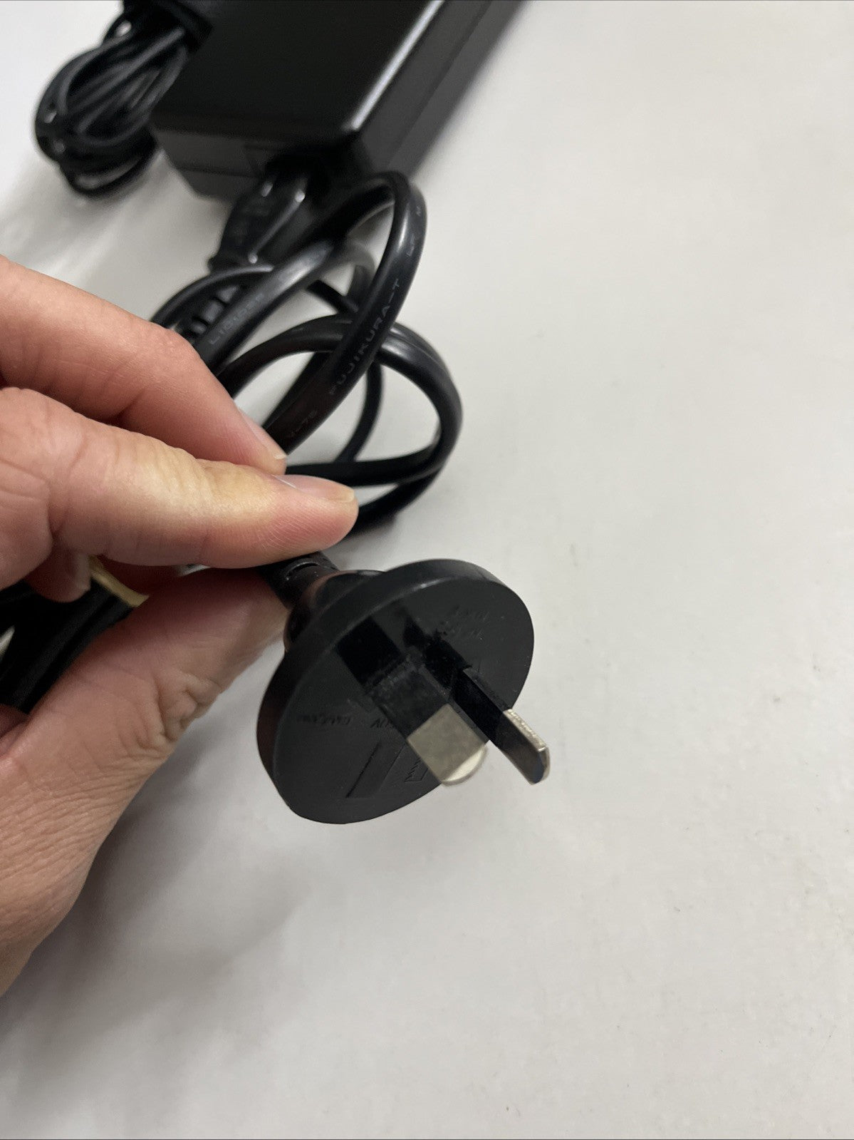 Genuine IBM Laptop Power Supply 12J1441 AC Adapter 16V 2.2A