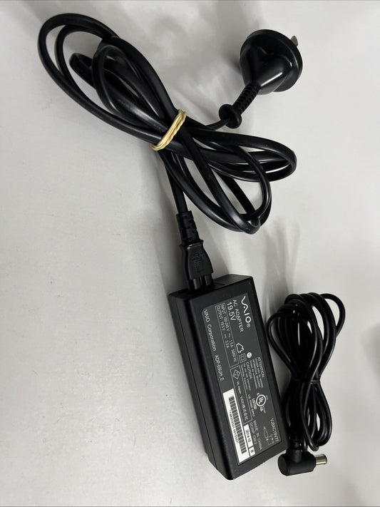 Genuine Sony VAIO AC Adaptor VJ8AC19V77 Laptop Power Supply 19.5V 3.3A