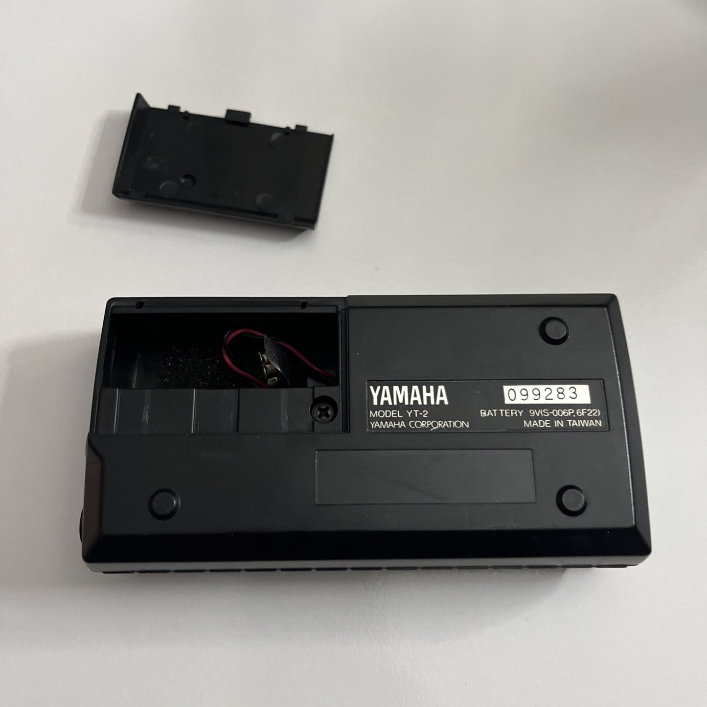 Genuine Yamaha Auto Guitar Tuner YT-2