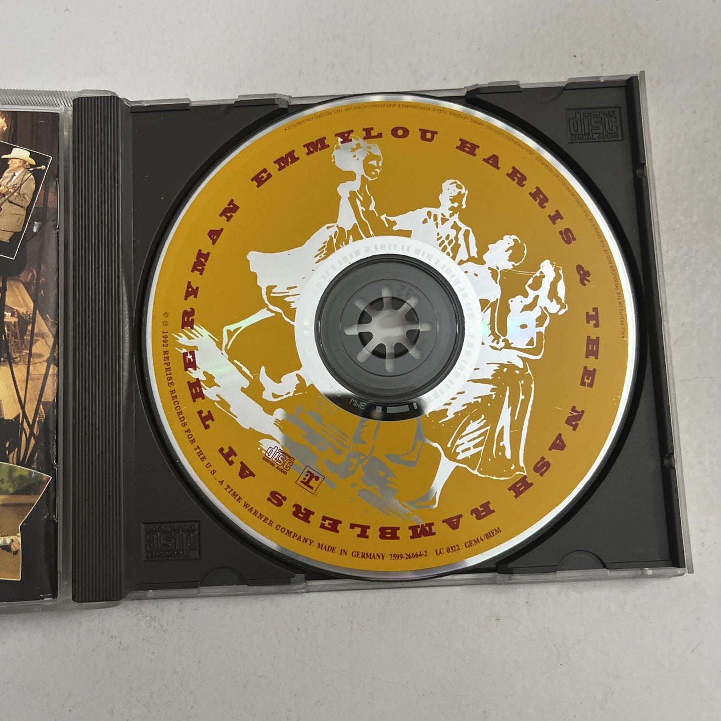 Emmylou Harris, The Nash Ramblers – At The Ryman (CD, 1992)  7599-26664-2