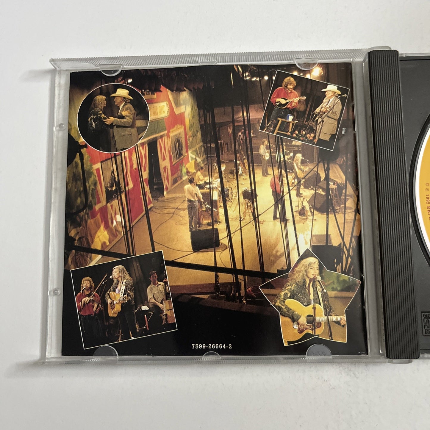 Emmylou Harris, The Nash Ramblers – At The Ryman (CD, 1992)  7599-26664-2