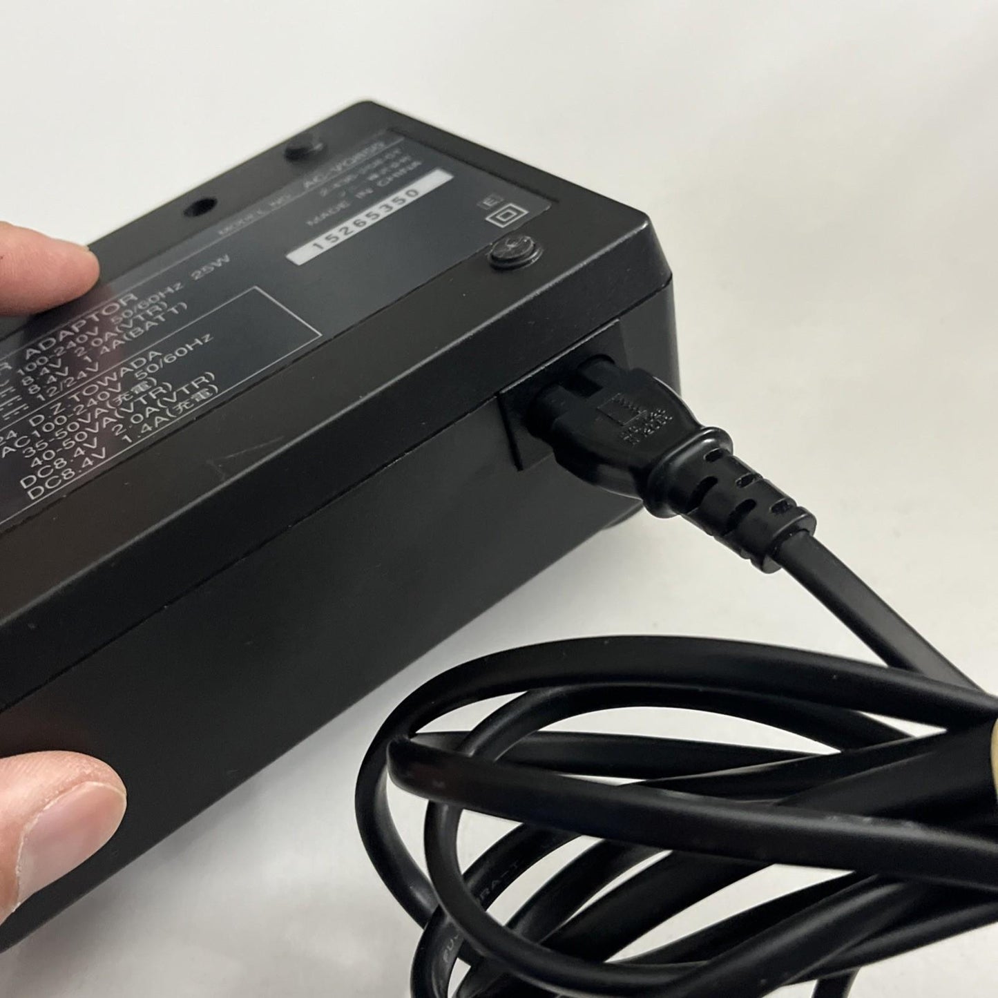 Genuine Sony AC-VQ850 Camera Charger For NP-FM50 NP-FM70 NP-FM91 NP-F550 NP-N750