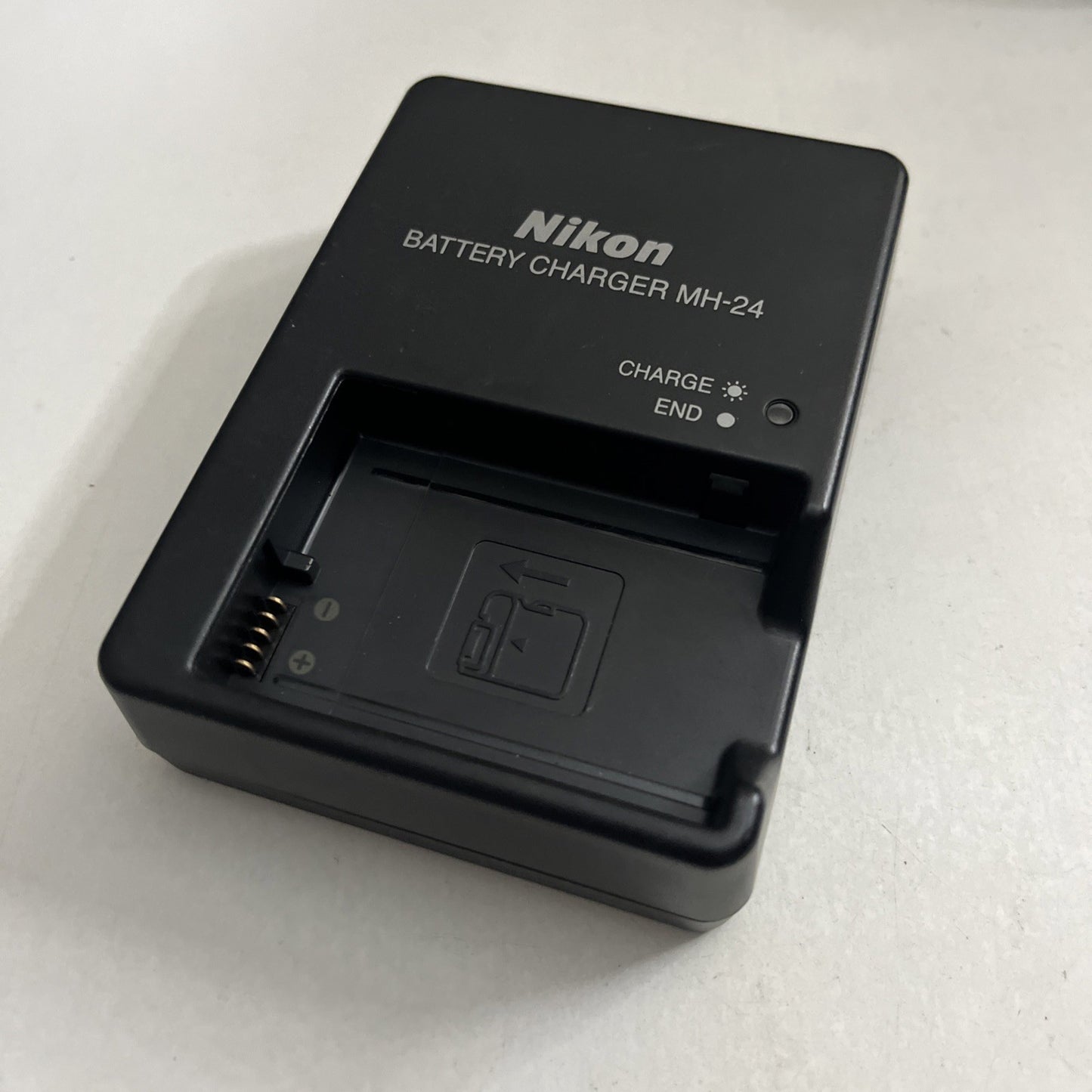 Genuine Nikon MH-24 Camera Battery Charger For EN-EL14 Battery