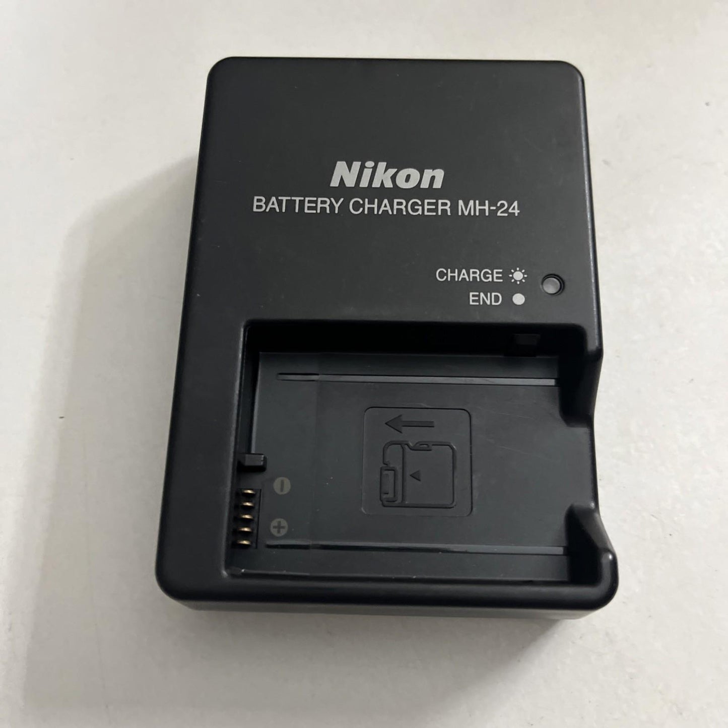 Genuine Nikon MH-24 Camera Battery Charger For EN-EL14 Battery