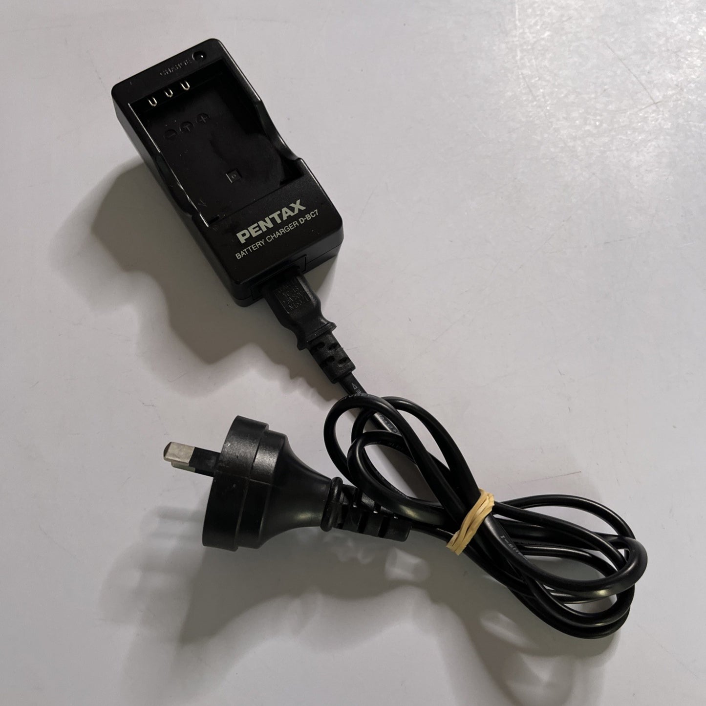 Genuine Pentax D-BC7 Camera Battery Charger for D-LI7 D-L17 Battery Optio