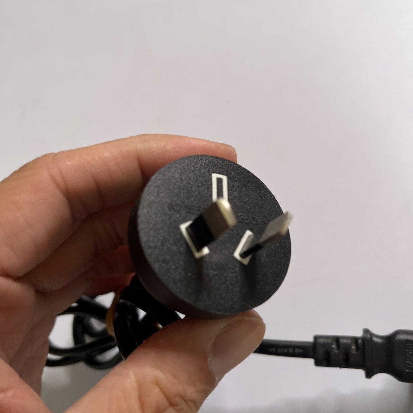 Genuine Sony AC-VF10 Camera Battery Charger for NP-F10, NP-F20, NP-F30 Battery