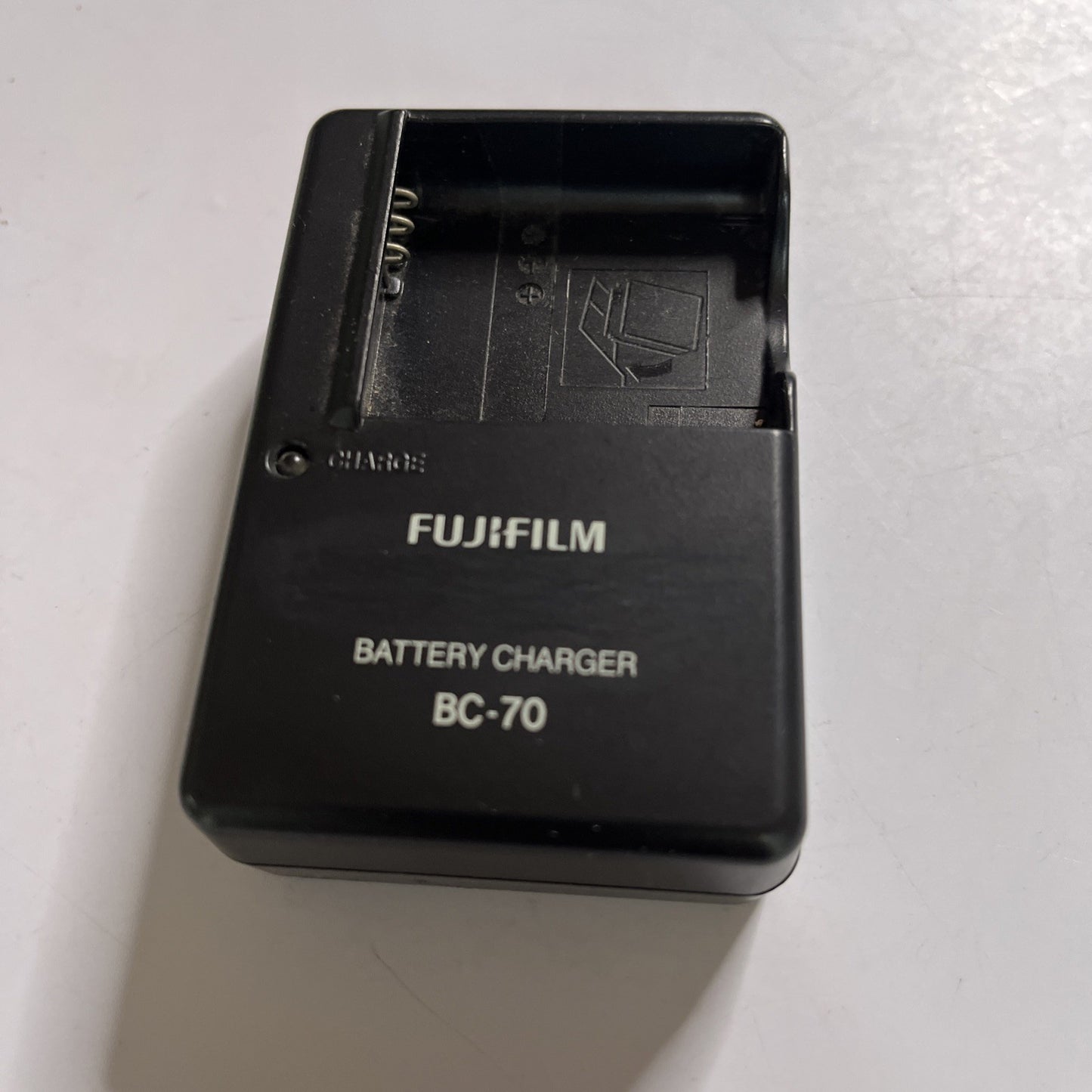 Genuine Fujifilm BC-70 Camera Battery Charger For NP-70 Battery