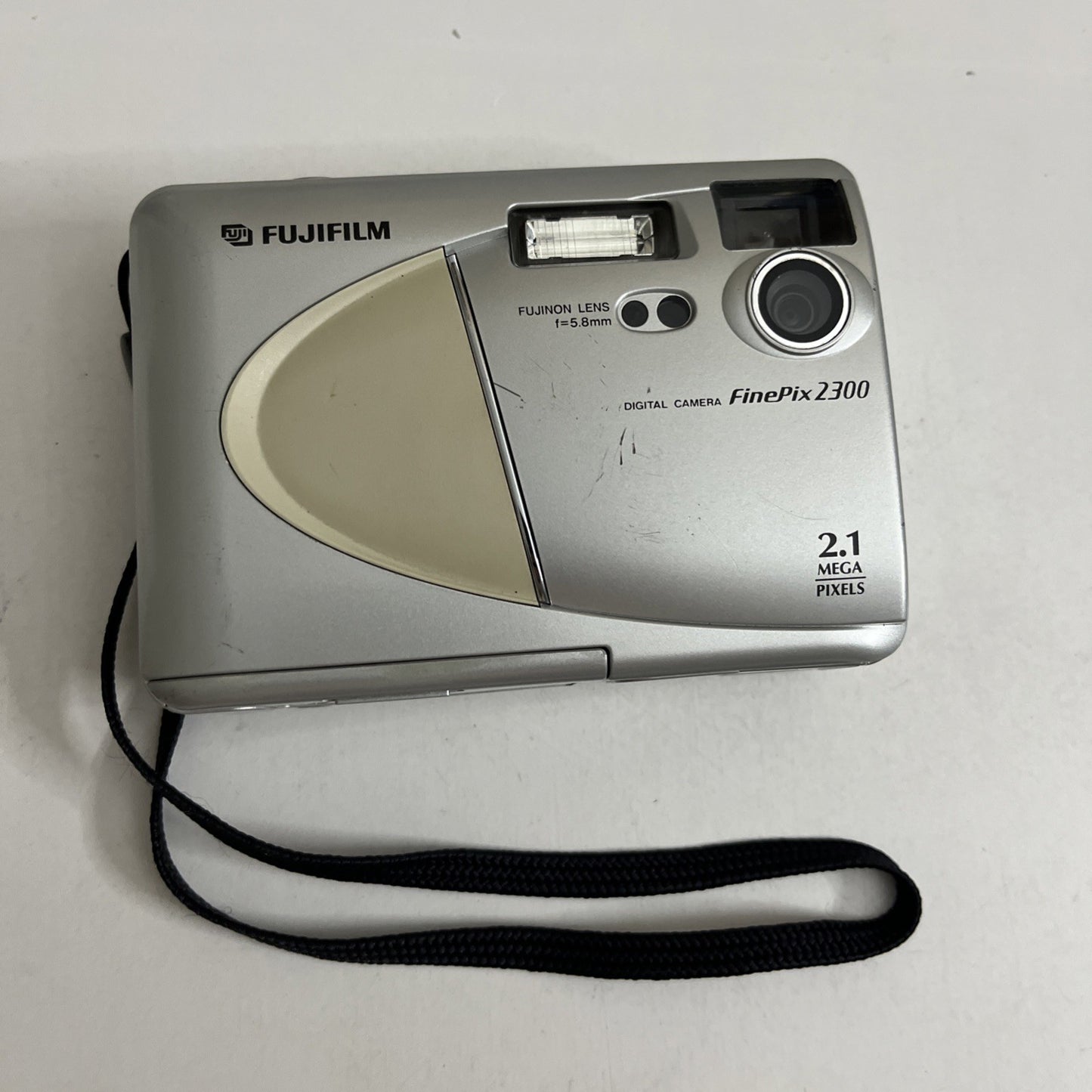 Fujifilm Finepix 2300 2.1MP Digital Camera *Doesn't Turn On