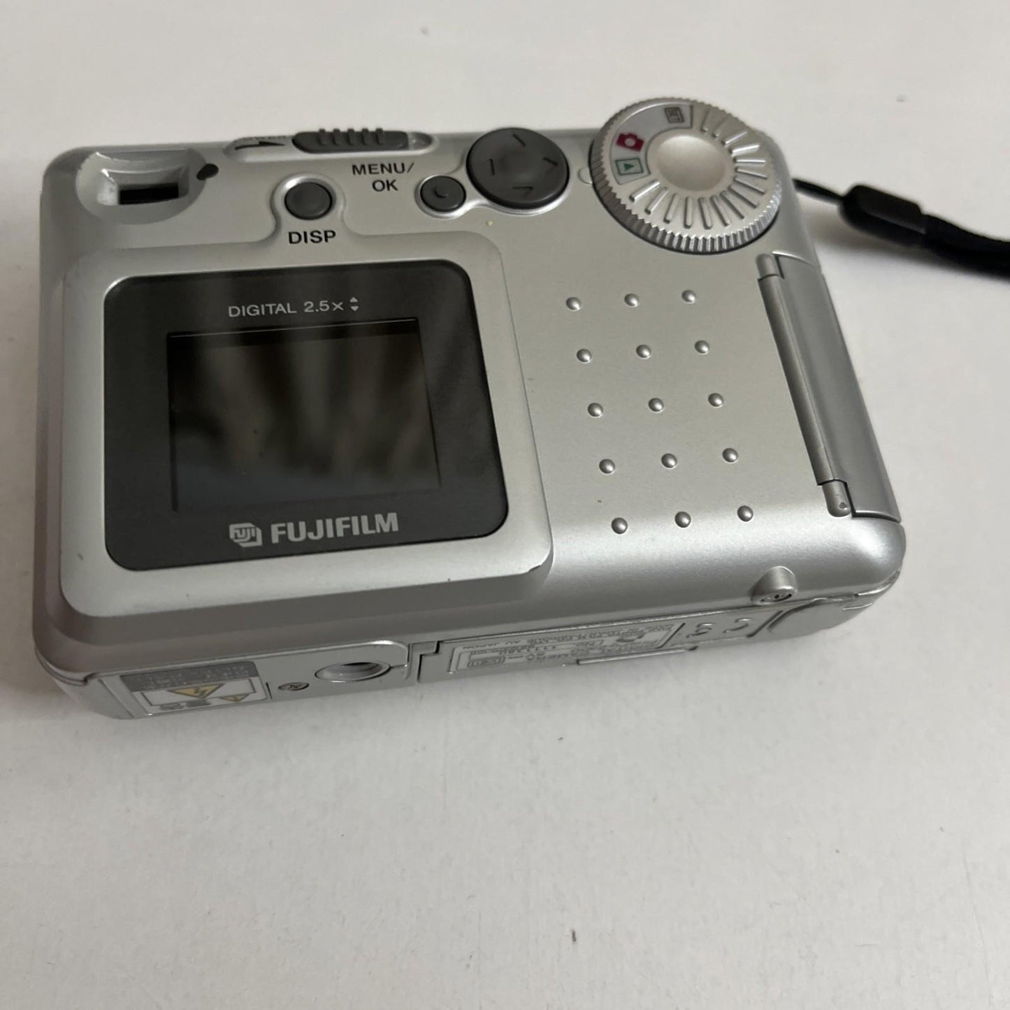 Fujifilm Finepix 2300 2.1MP Digital Camera *Doesn't Turn On
