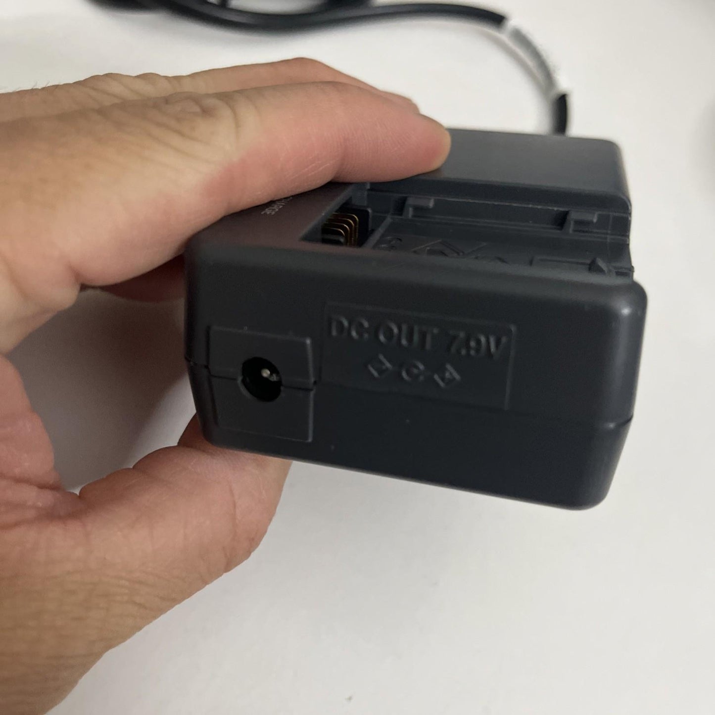 Genuine Hitachi DZ-ACS2 Camera Camcorder Battery Charger For CGA-DU07 Battery