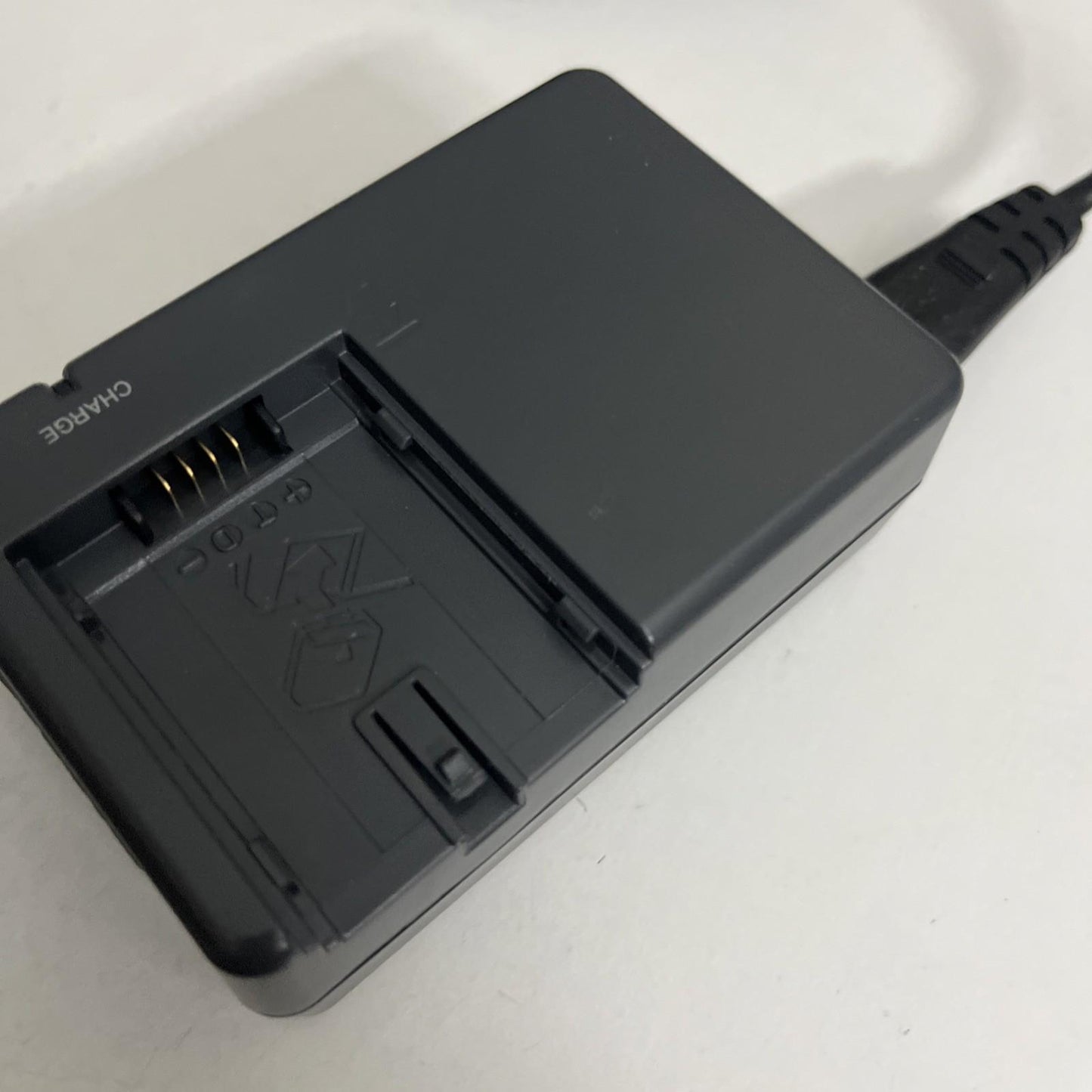 Genuine Hitachi DZ-ACS2 Camera Camcorder Battery Charger For CGA-DU07 Battery