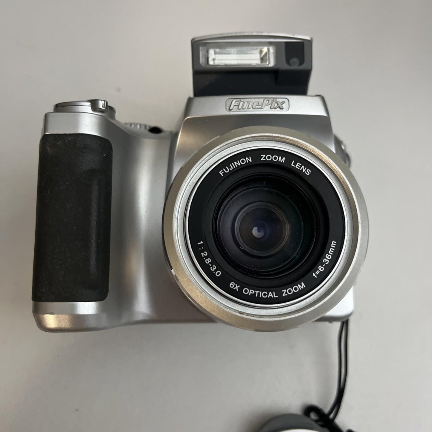 Fujifilm Finepix S3500 Digital SLR Camera 4MP 6x Optical Zoom