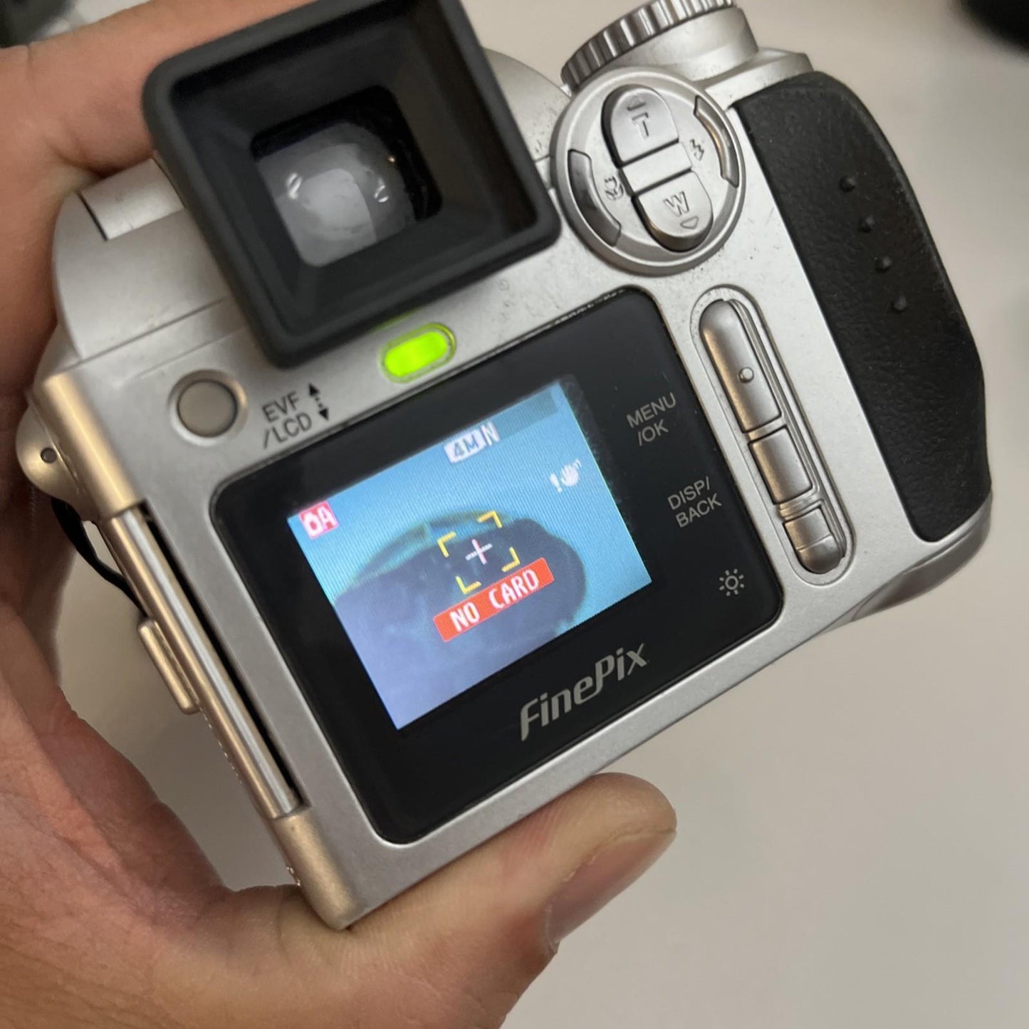 Fujifilm Finepix S3500 Digital SLR Camera 4MP 6x Optical Zoom