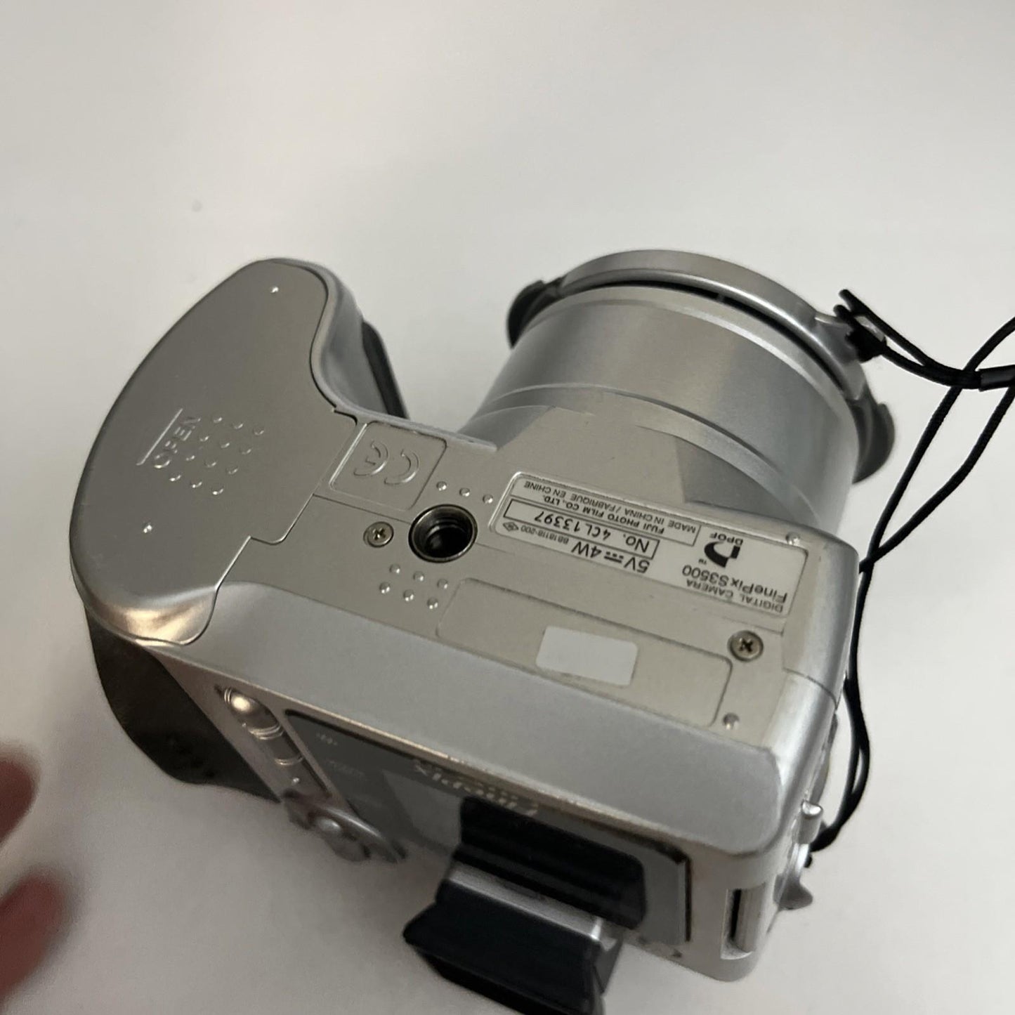 Fujifilm Finepix S3500 Digital SLR Camera 4MP 6x Optical Zoom