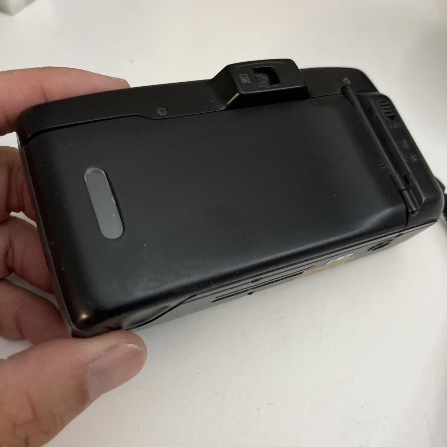 Nikon Zoom 500 35mm Film Camera 38-105mm Zoom Lens