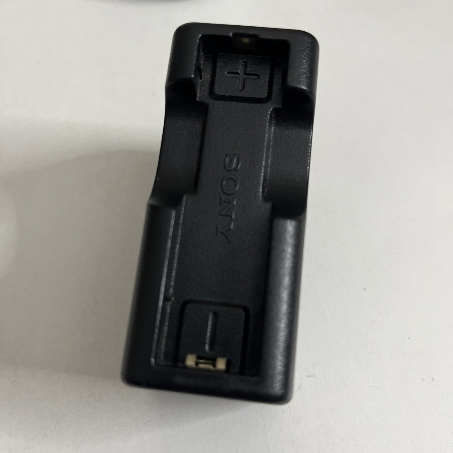 Genuine Sony BC-7DD2 NiCd Gumstick Battery Charger For MiniDisc Discman Player
