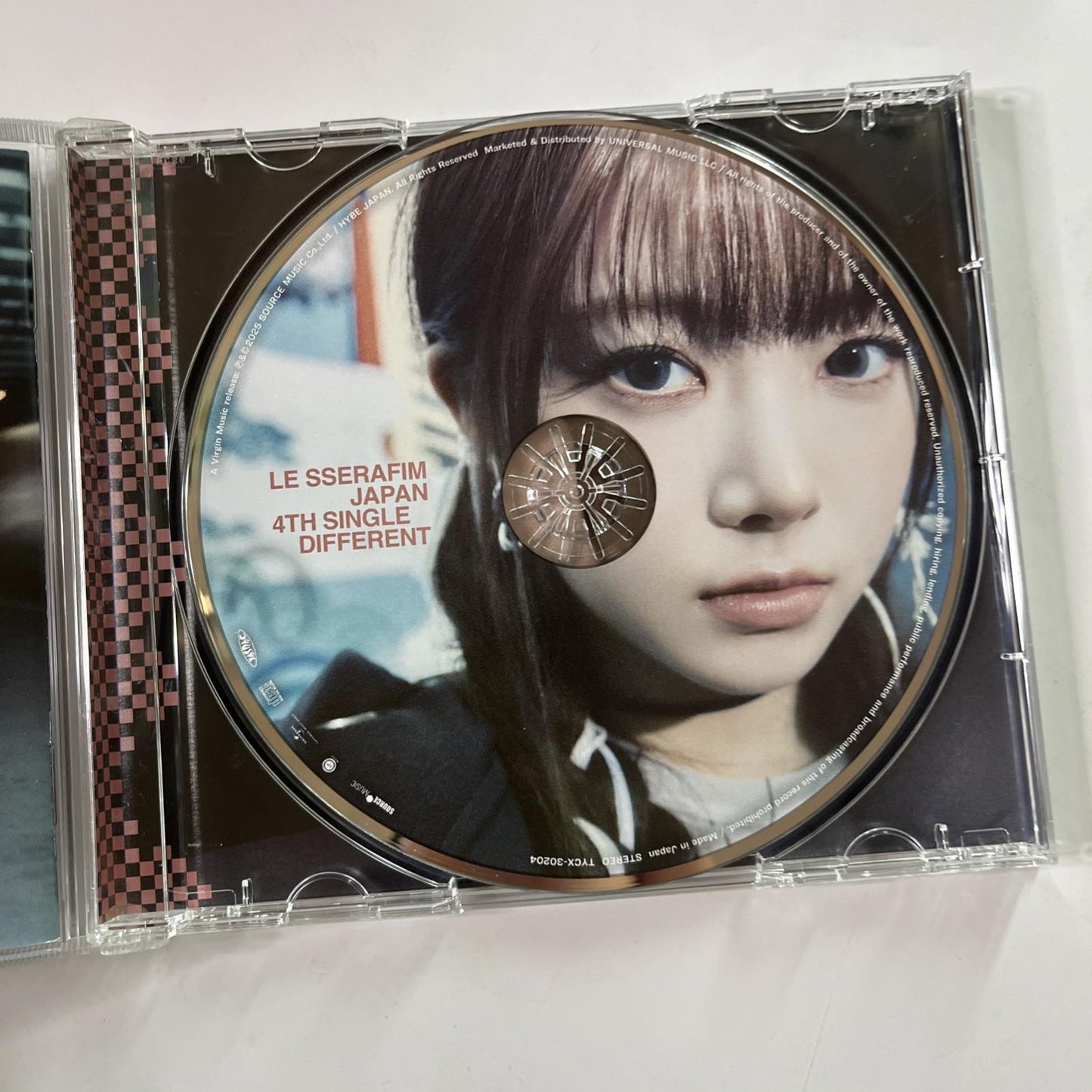 Le Sserafim - Different (CD, 2025) Hong Eunchae ver Japan TYCT-39290