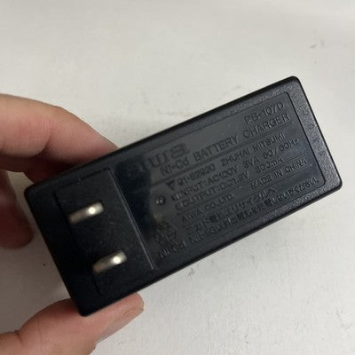 Aiwa RB-107D Ni-Cd Gumstick Battery Charger 100V For Portable CD MD Player
