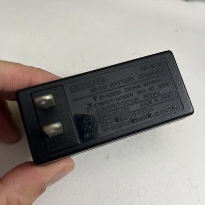 Aiwa RB-107D Ni-Cd Gumstick Battery Charger 100V For Portable CD MD Player
