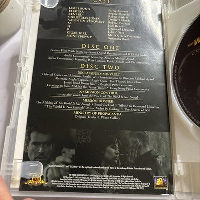The World is Not Enough (Ultimate Edition, DVD, 1999) Region 4