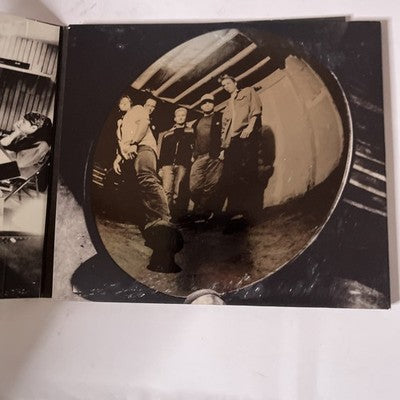Pearl Jam – Rearviewmirror (Greatest Hits 1991-2003) (CD, 2004, 2-Disc) Digipak