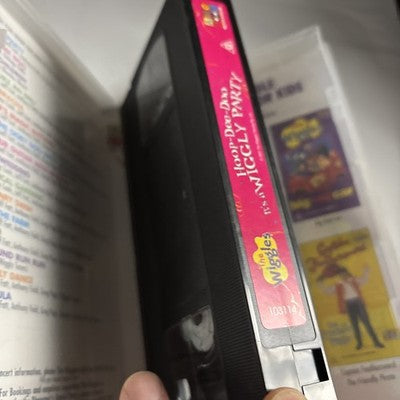 The Wiggles Hoop-Dee-Doo It’s A Wiggly Party VHS 2001 PAL