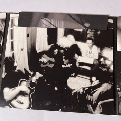 Pearl Jam – Rearviewmirror (Greatest Hits 1991-2003) (CD, 2004, 2-Disc) Digipak