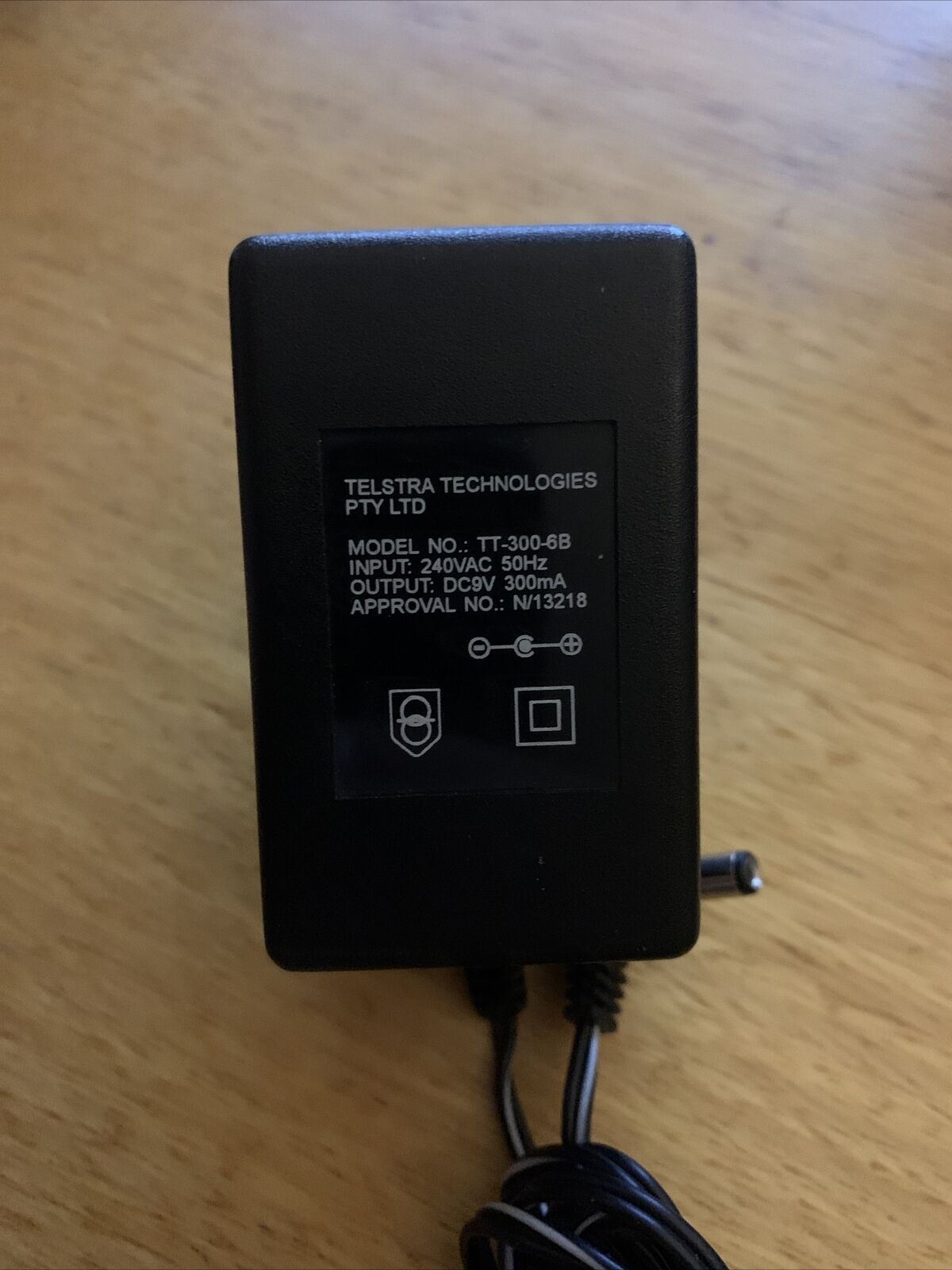 GENUINE Telstra TT-300-6B AC Adaptor 9v 300mA