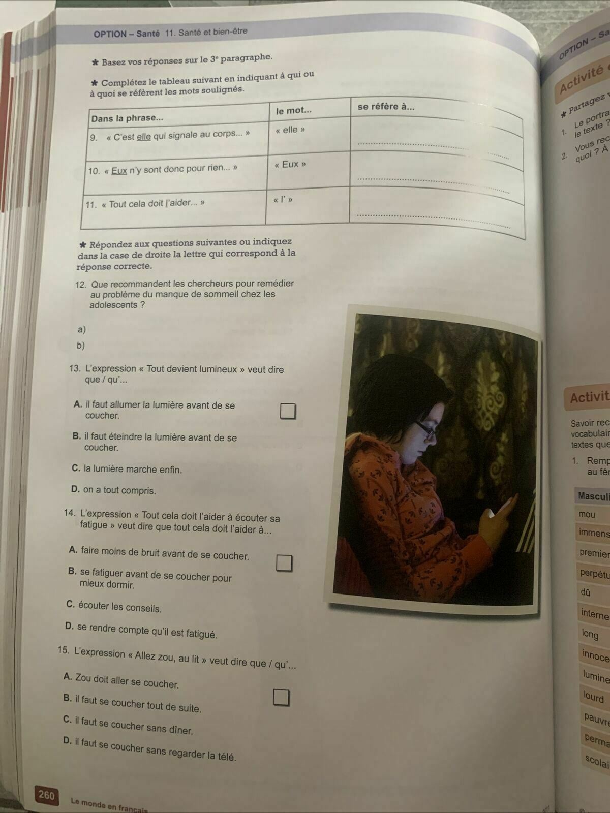 Le Monde en Français Student's Book (IB Diploma) (French Edition)